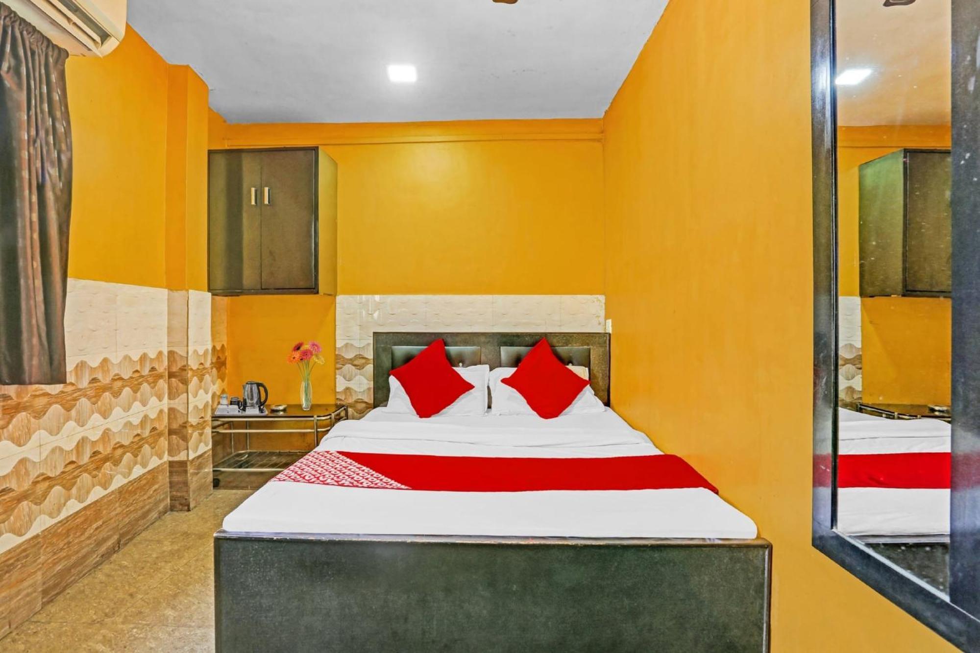 Hotel O Golden Residency Bombay