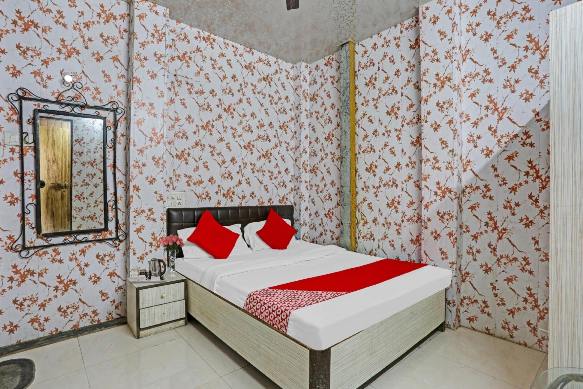 Hotel O Golden Residency Bombay